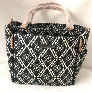 🆕Petunia Pickle Bottom Built in Diaper Bag